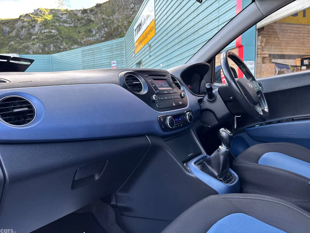 Hyundai i10 Hatchback, Petrol, 2015, Grey
