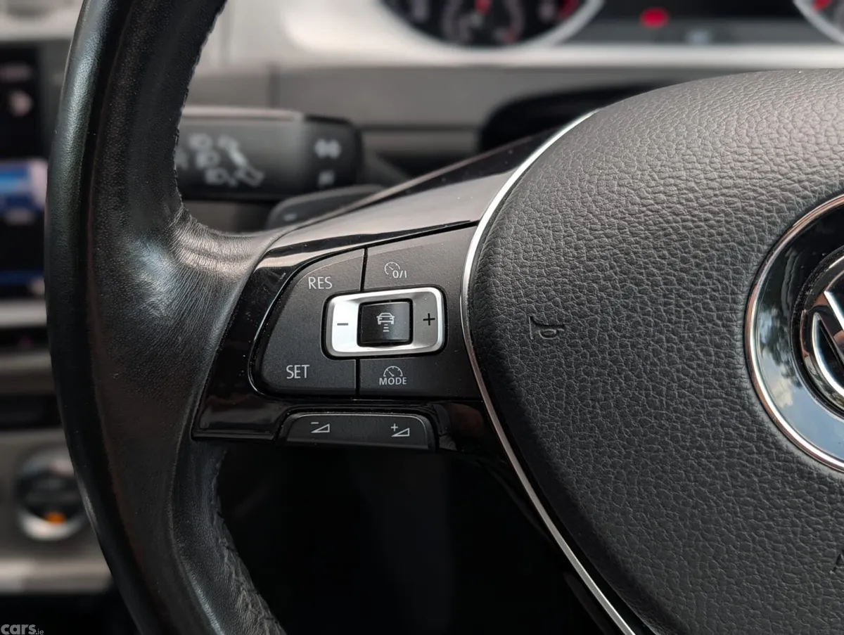 Volkswagen Golf Hatchback, Petrol, 2017, Black