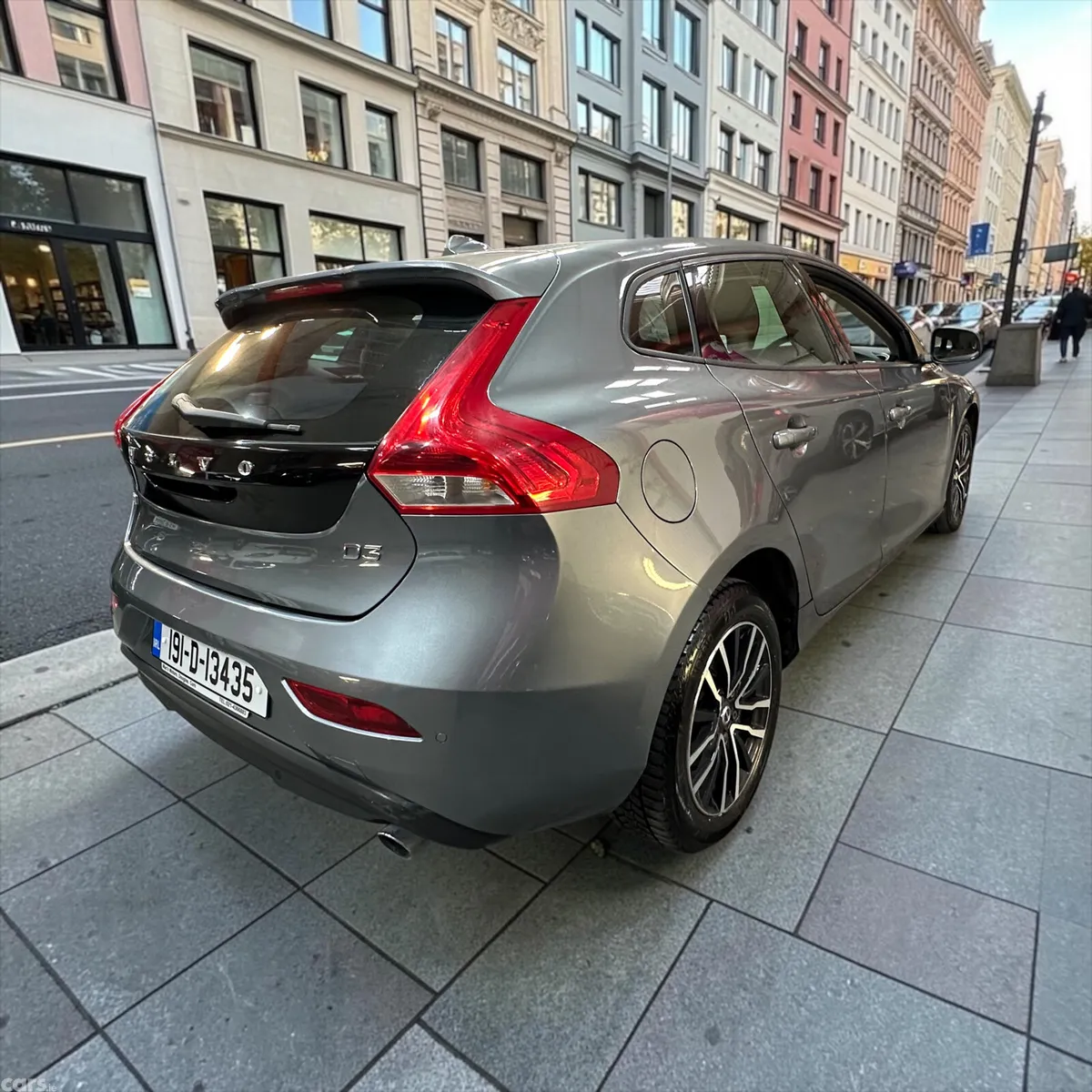 Volvo V40 Estate, Diesel, 2019, Grey