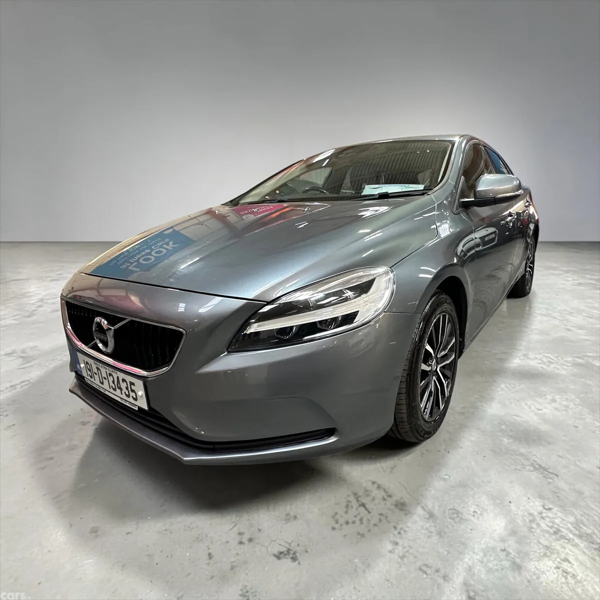 Volvo V40 Estate, Diesel, 2019, Grey