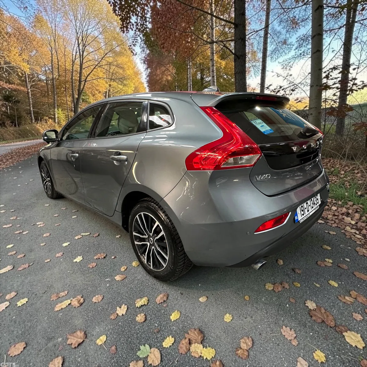 Volvo V40 Estate, Diesel, 2019, Grey
