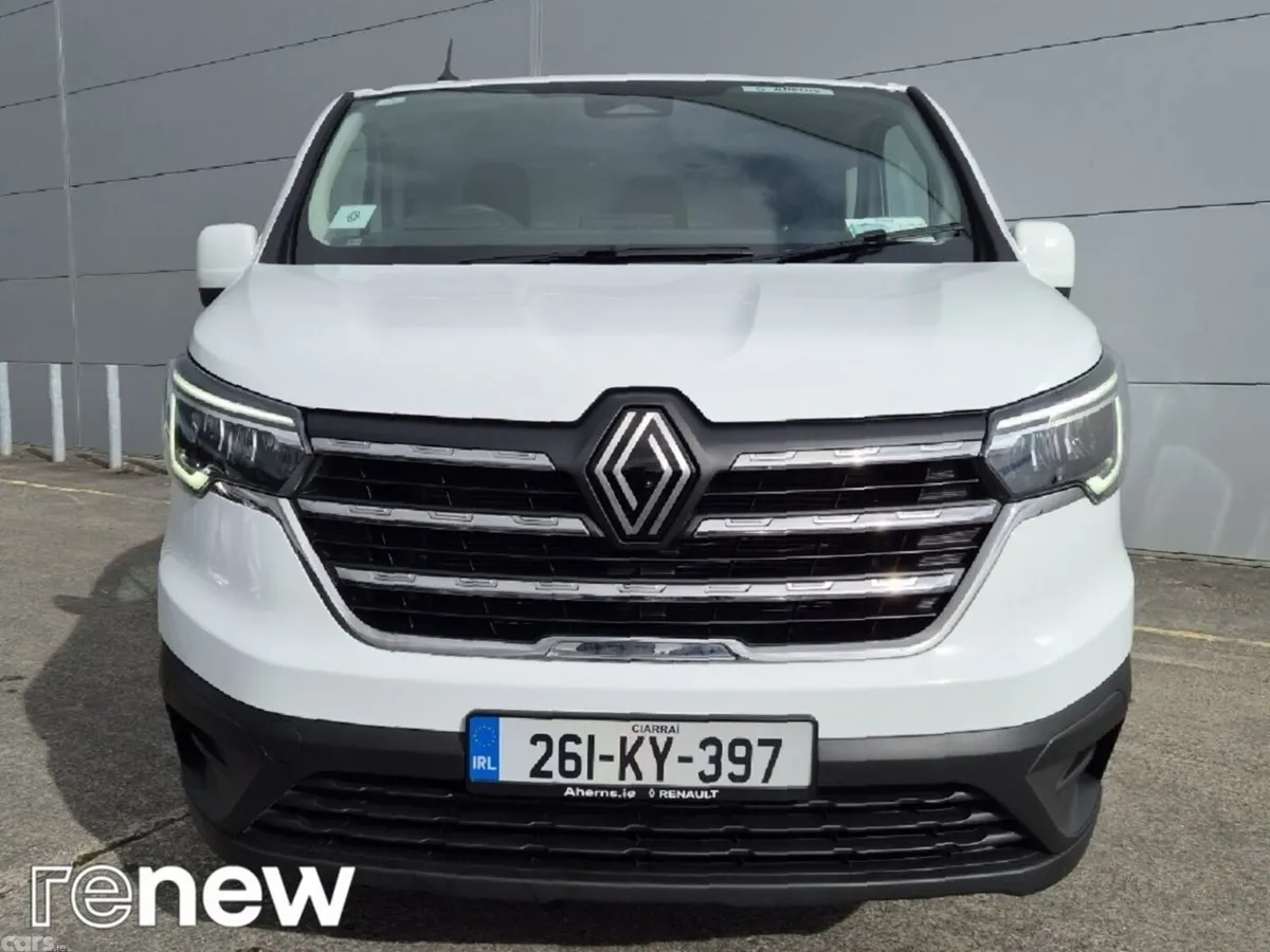 Renault Trafic MPV, Diesel, 2026, White