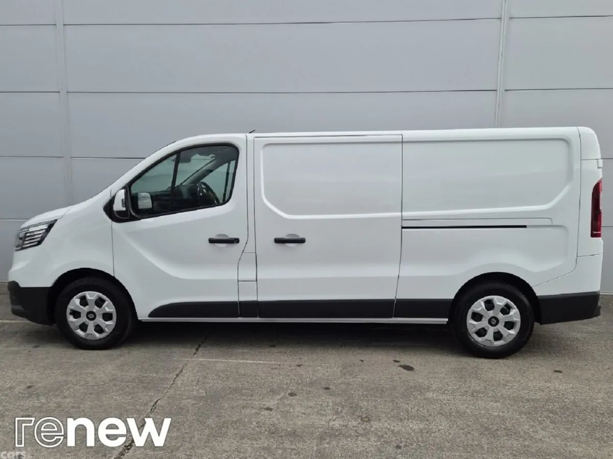 Renault Trafic MPV, Diesel, 2026, White