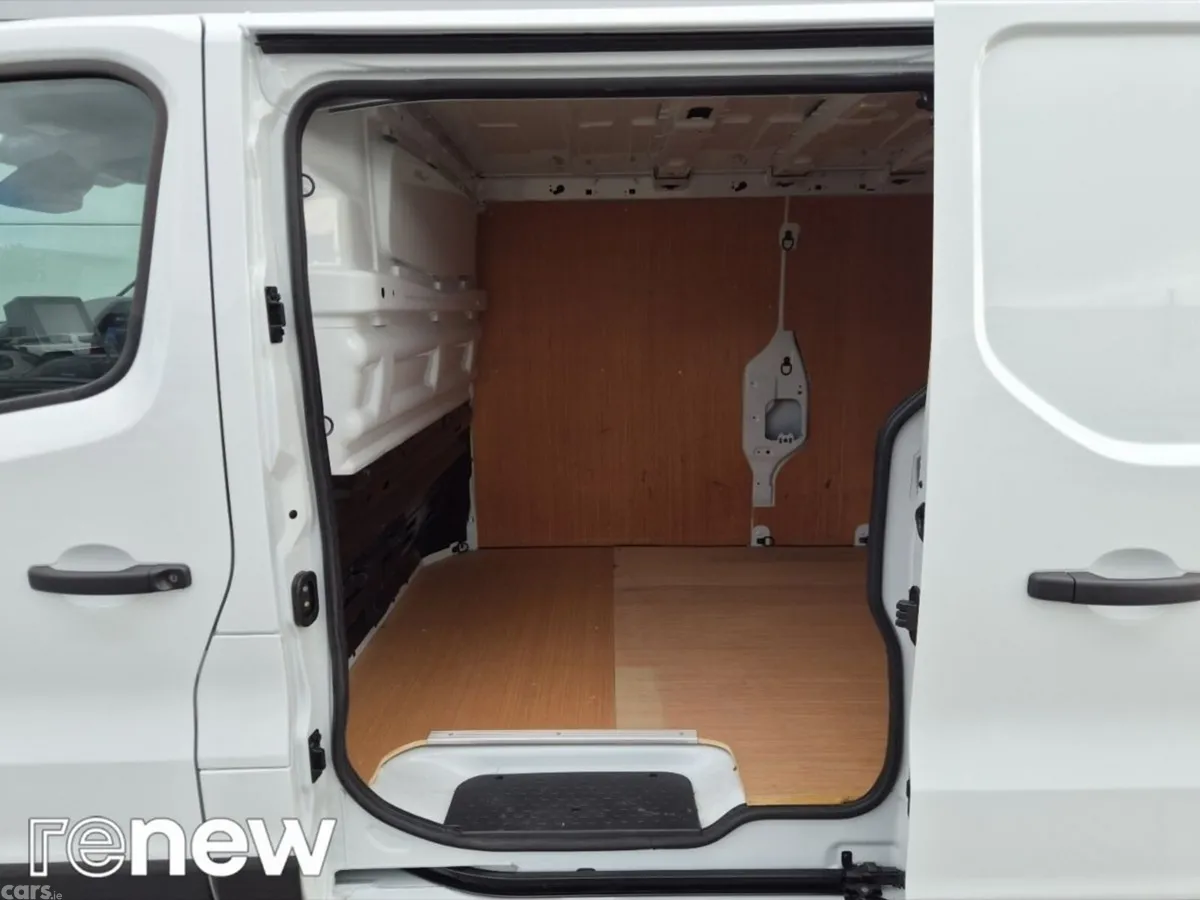 Renault Trafic MPV, Diesel, 2026, White