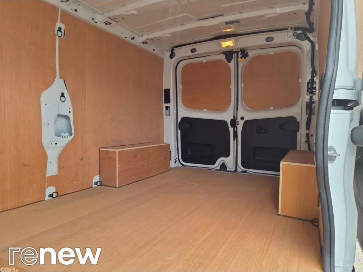 Renault Trafic MPV, Diesel, 2026, White
