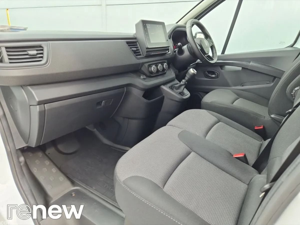 Renault Trafic MPV, Diesel, 2026, White