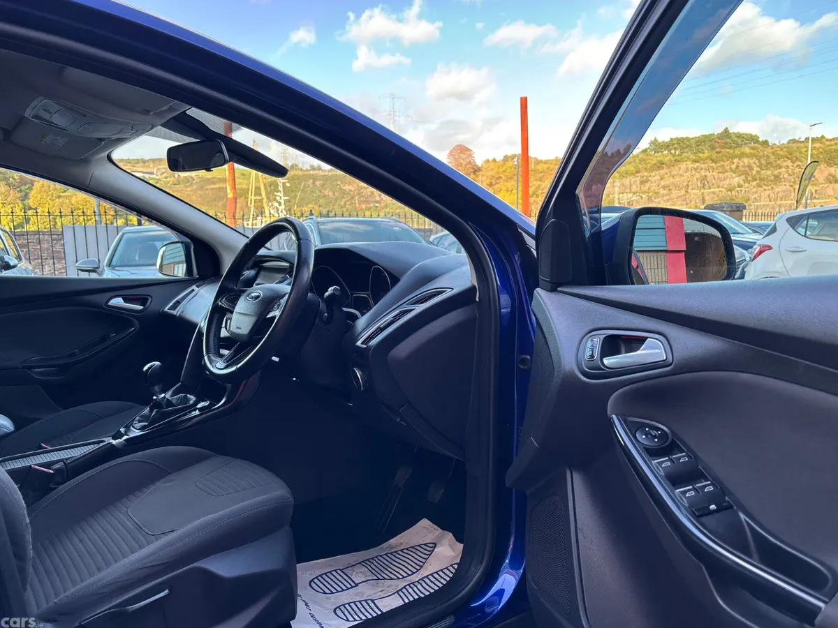 Ford Focus Hatchback, Diesel, 2016, Blue