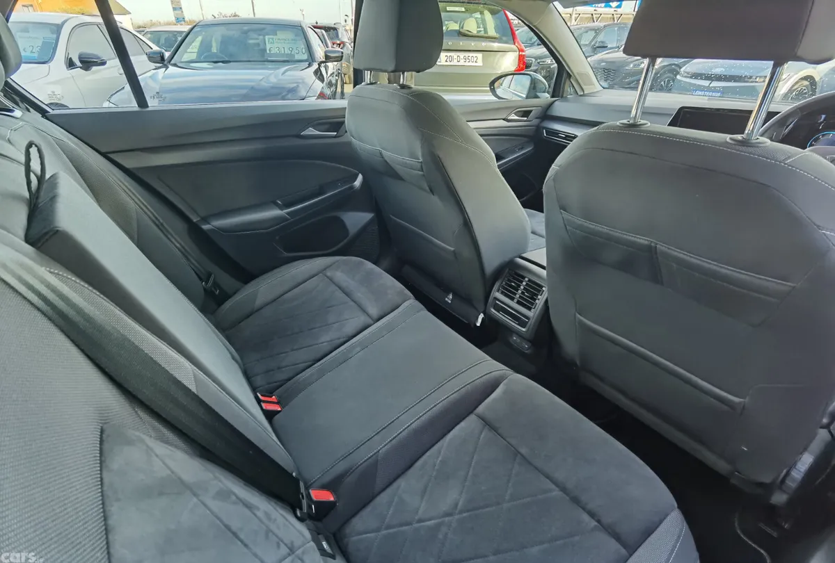 Volkswagen Golf Hatchback, Diesel, 2023, Grey