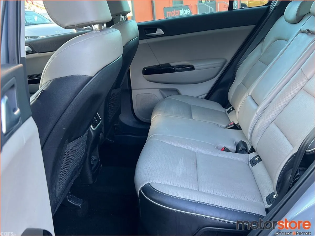 Kia Sportage SUV, Diesel Hybrid, 2021, Grey