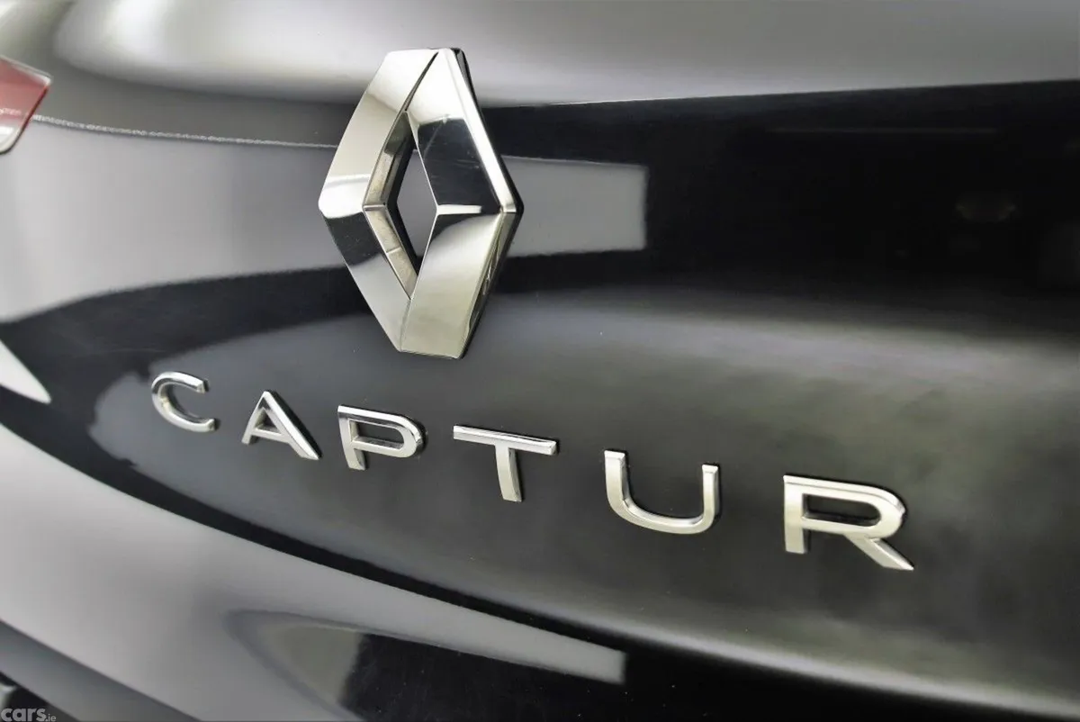 Renault Captur SUV, Petrol, 2024, Black