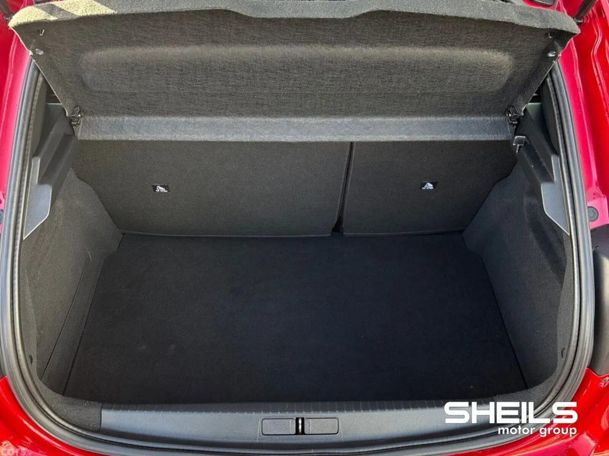 Peugeot 208 Hatchback, Petrol, 2020, Red