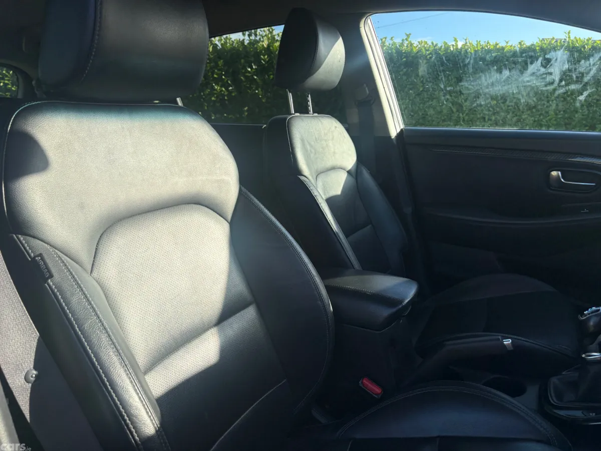 Kia Carens MPV, Diesel, 2018, White