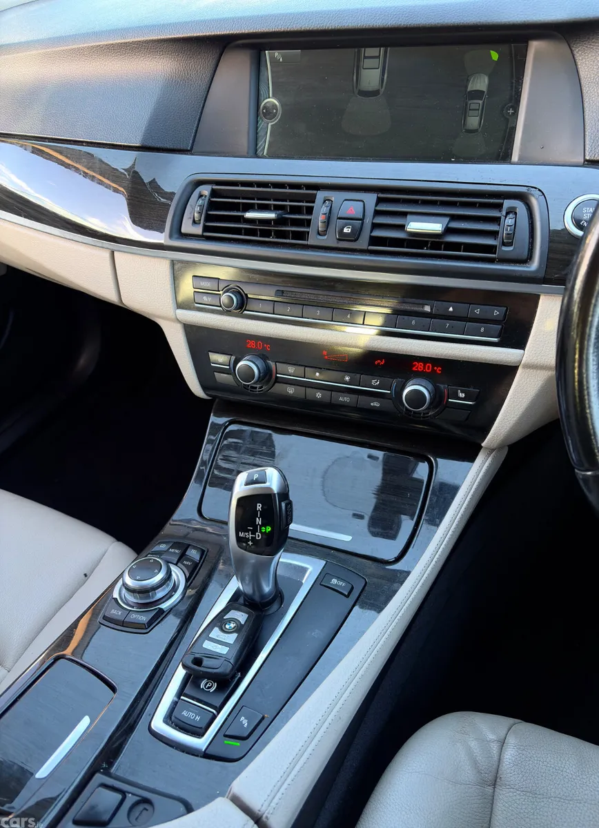 BMW 5-Series Estate, Diesel, 2011, Grey