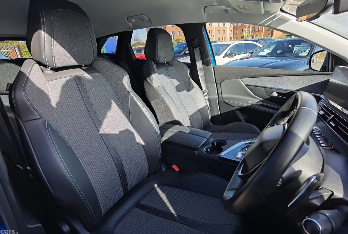 Peugeot 3008 MPV, Petrol Plug-in Hybrid, 2021, Blue