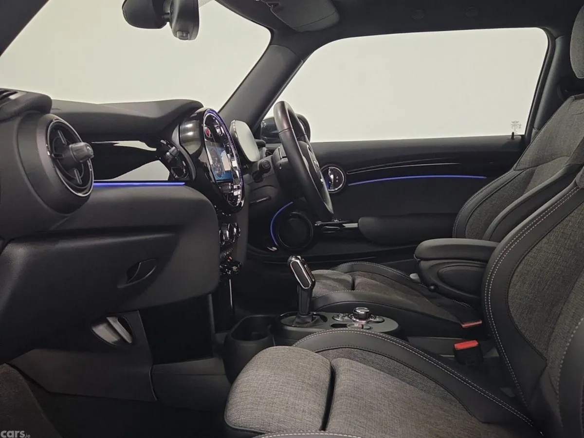 Mini Cooper Hatchback, Electric, 2022, Black