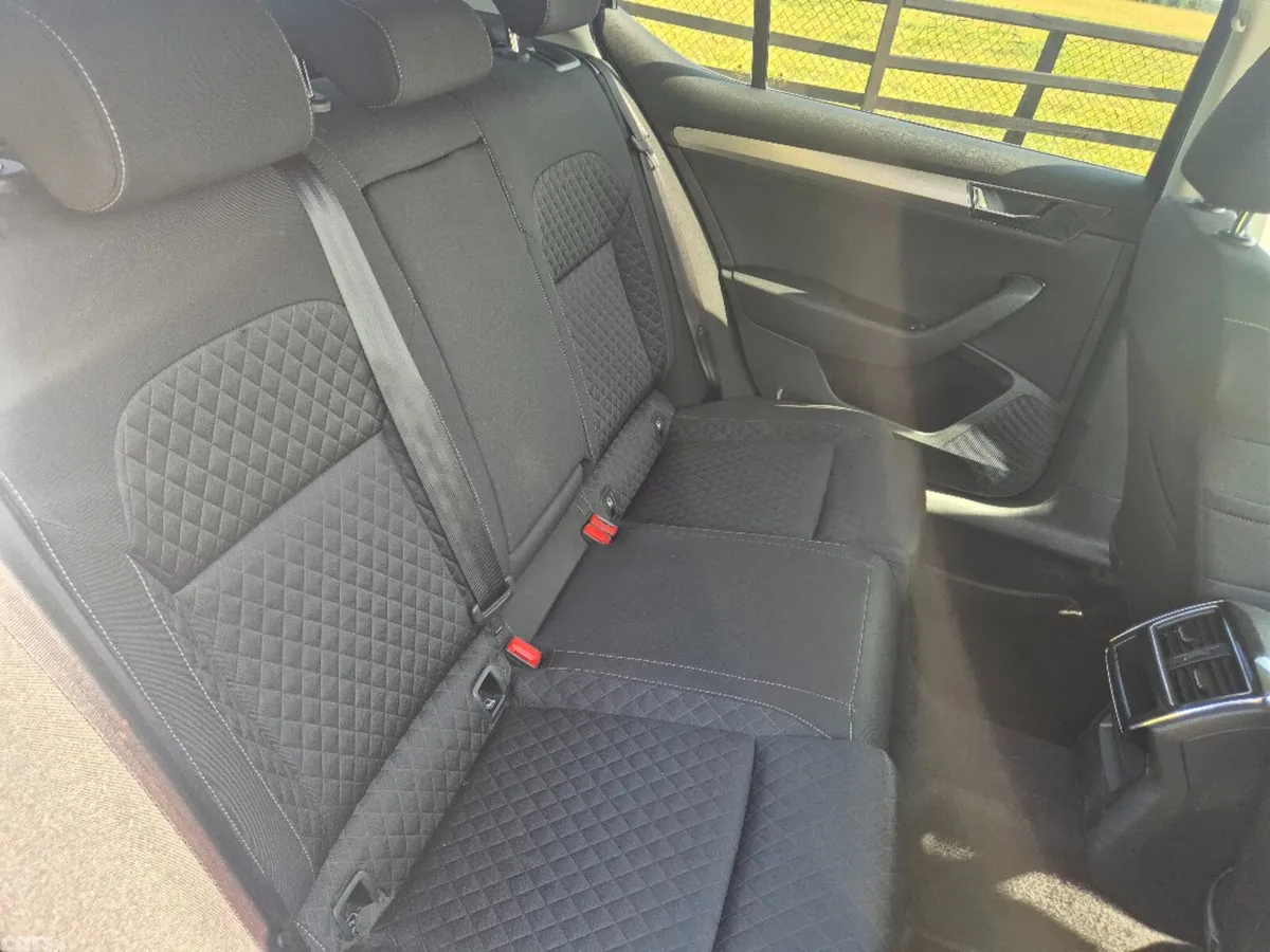 Skoda Superb Saloon, Diesel, 2021, Grey