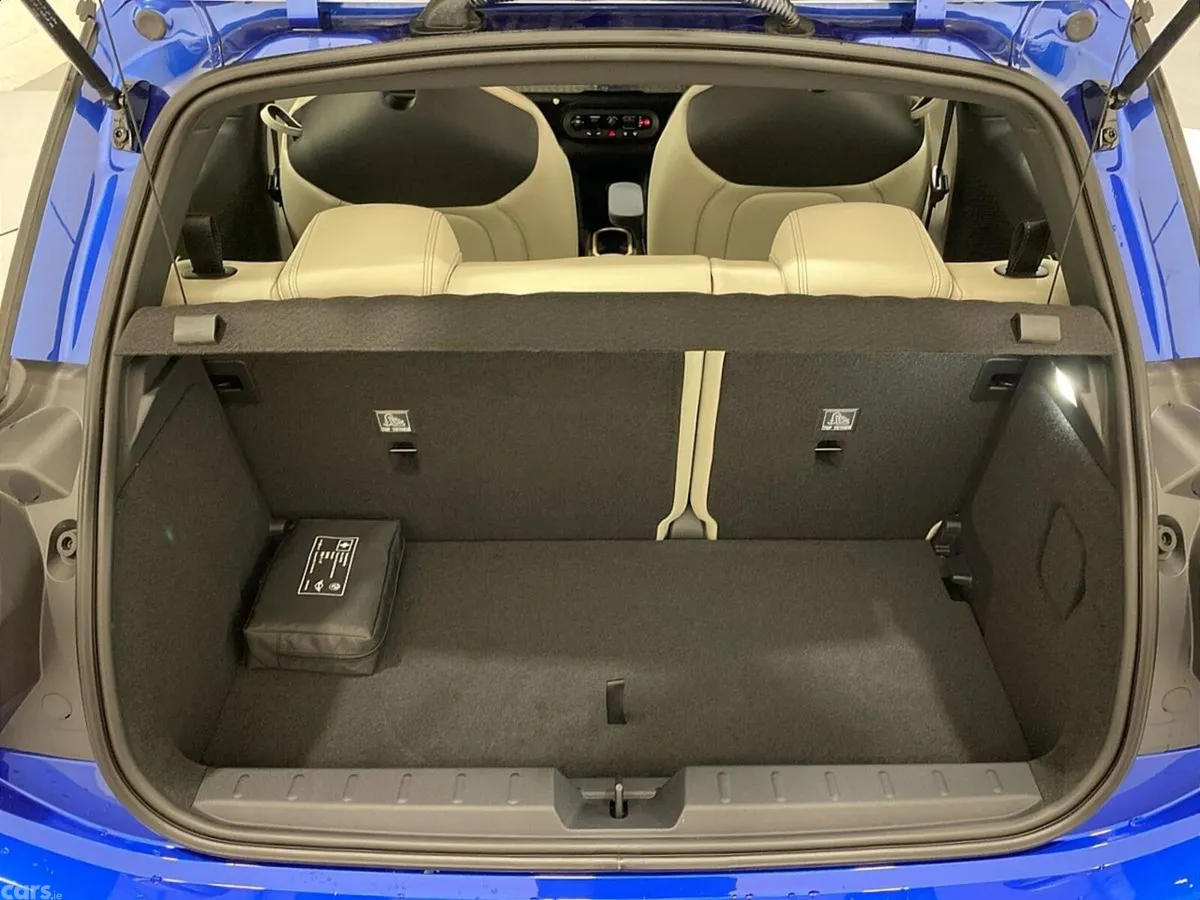 Mini Cooper Hatchback, Electric, 2025, Blue