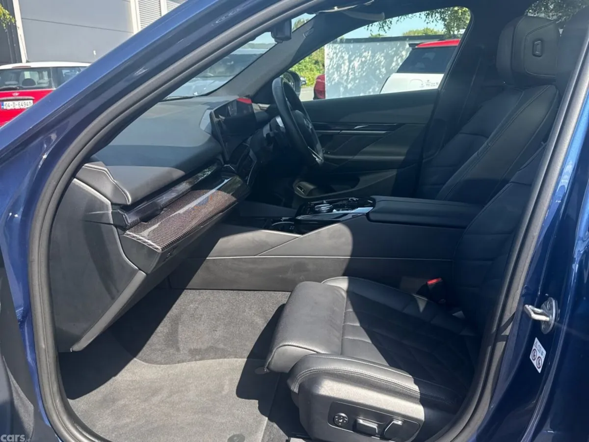 BMW 5-Series Saloon, Petrol Plug-in Hybrid, 2024, Blue
