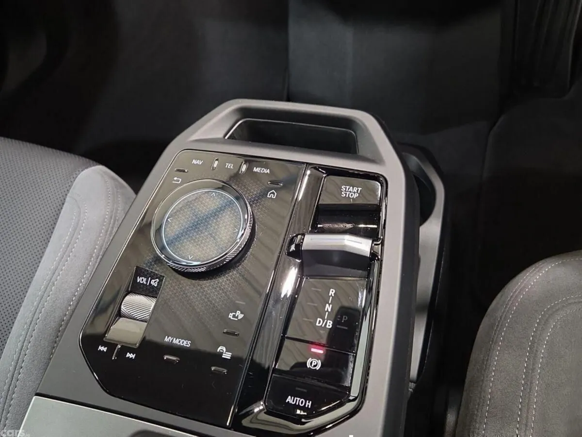 BMW iX SUV, Electric, 2026, Black