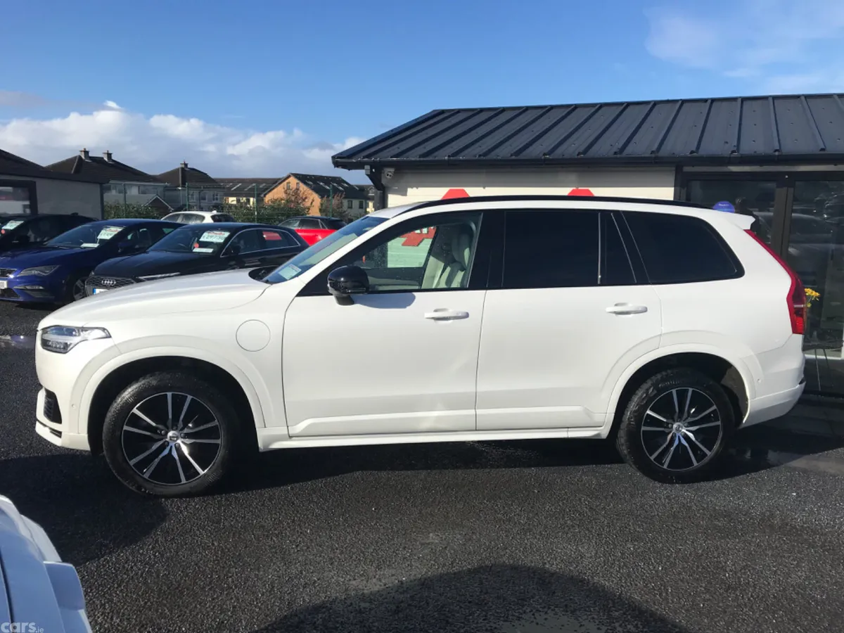 Volvo XC90 SUV, Petrol Plug-in Hybrid, 2023, White