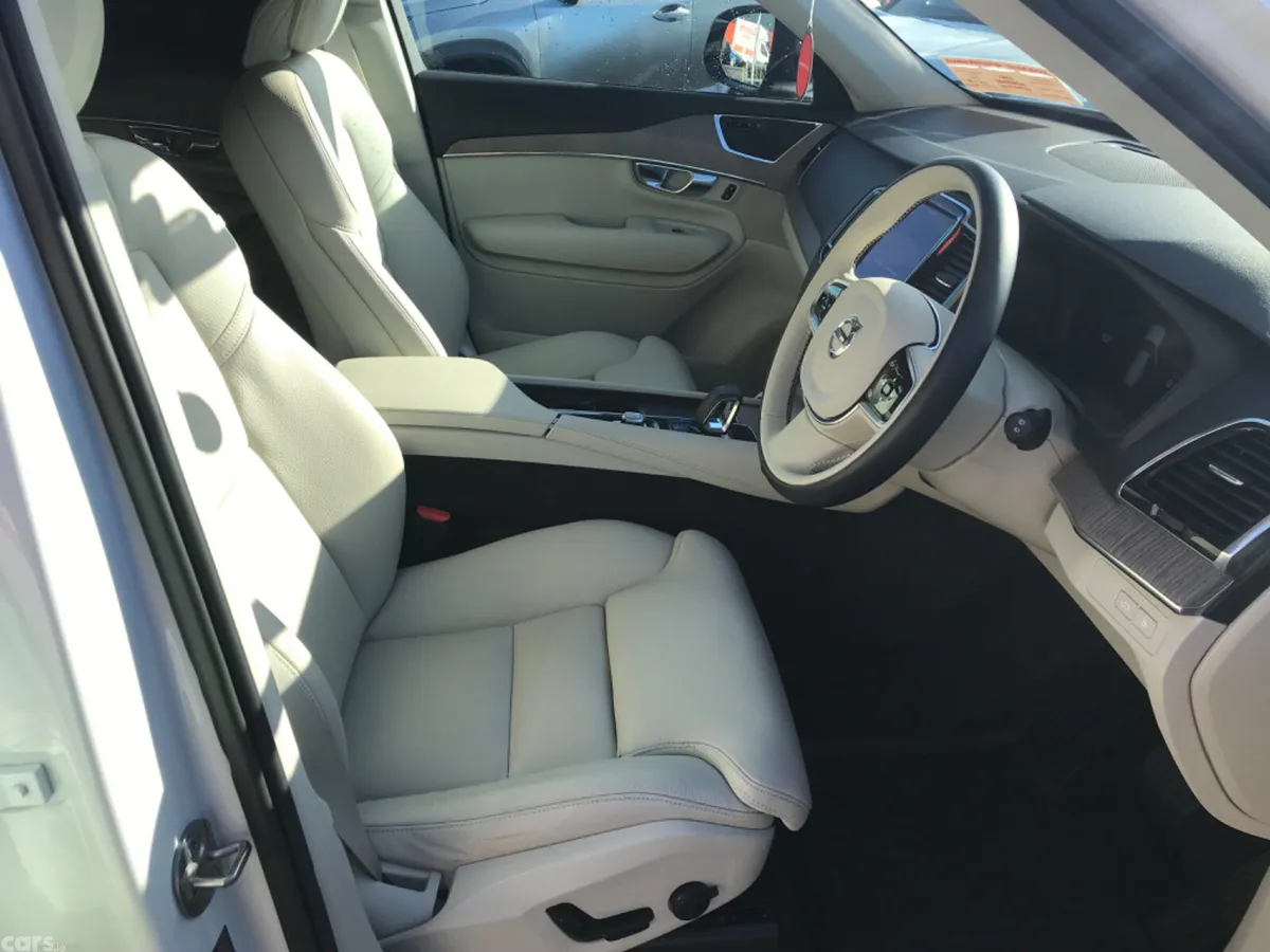 Volvo XC90 SUV, Petrol Plug-in Hybrid, 2023, White