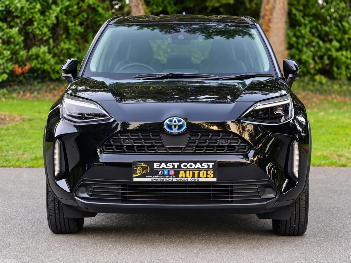 Toyota Yaris Cross Estate, Petrol Hybrid, 2021, Black