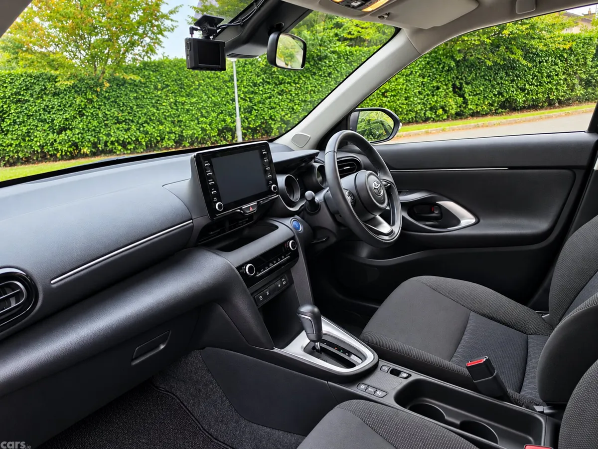 Toyota Yaris Cross Estate, Petrol Hybrid, 2021, Black