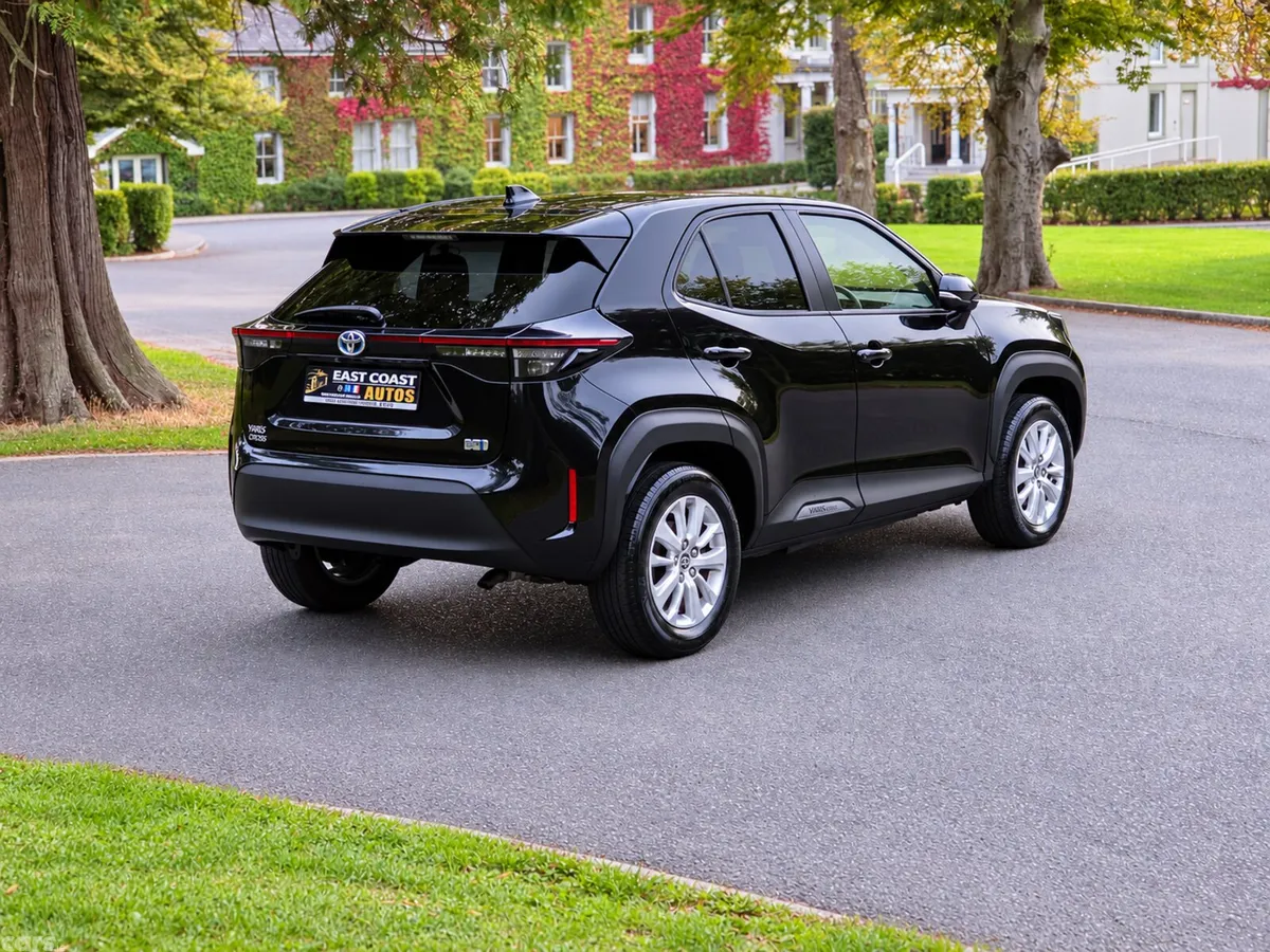 Toyota Yaris Cross Estate, Petrol Hybrid, 2021, Black