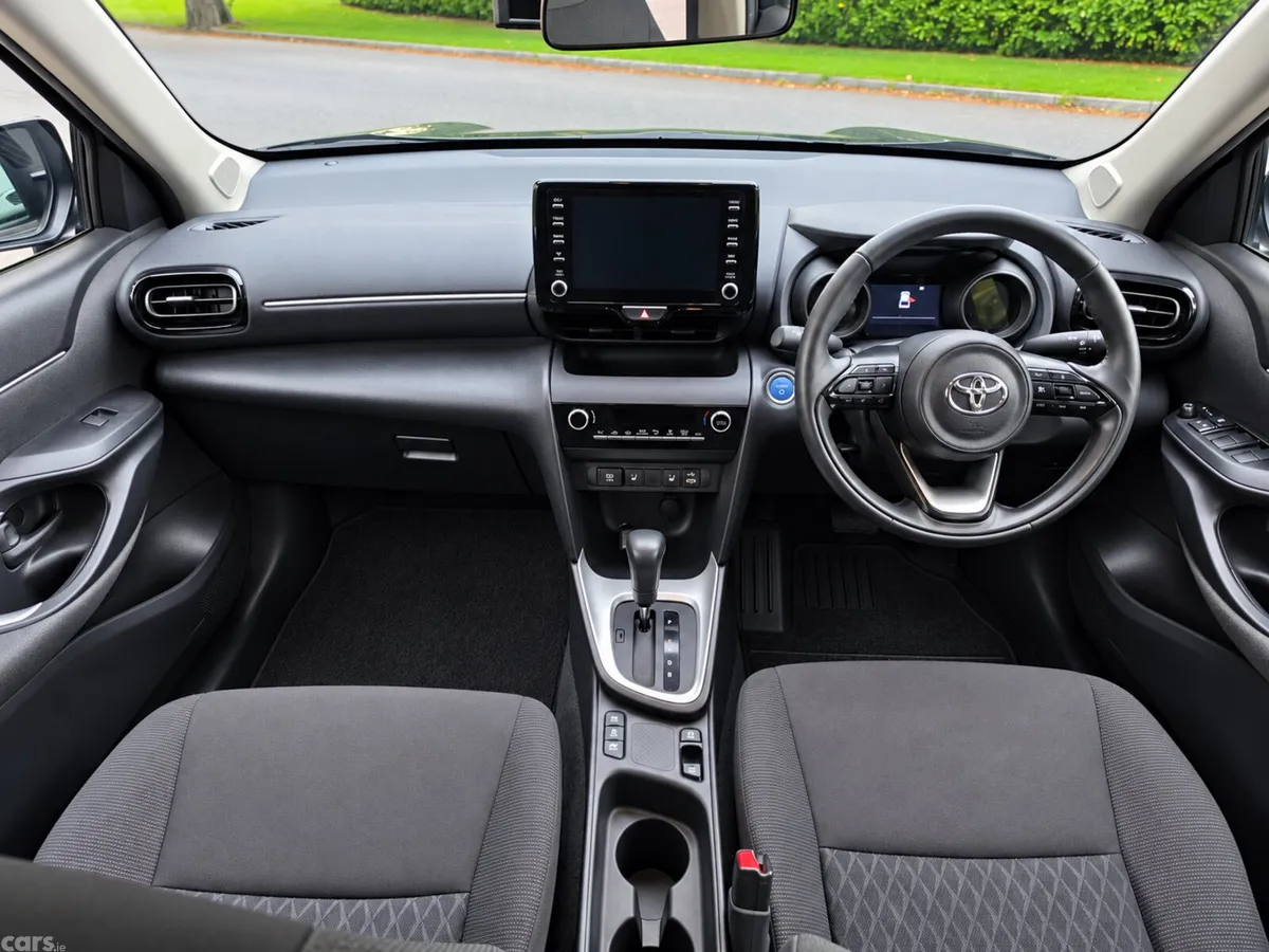 Toyota Yaris Cross Estate, Petrol Hybrid, 2021, Black