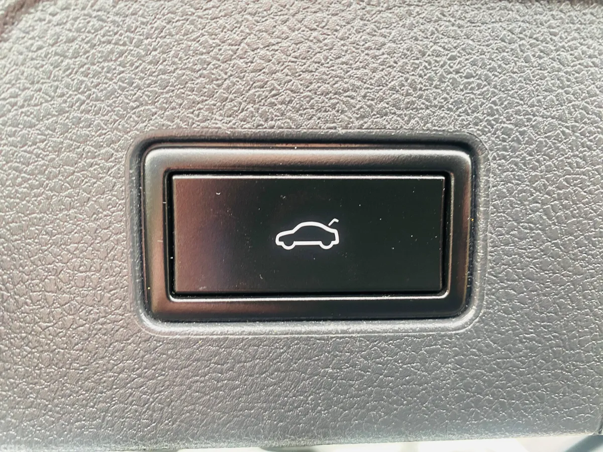 Volkswagen Passat Estate, Diesel, 2020, White
