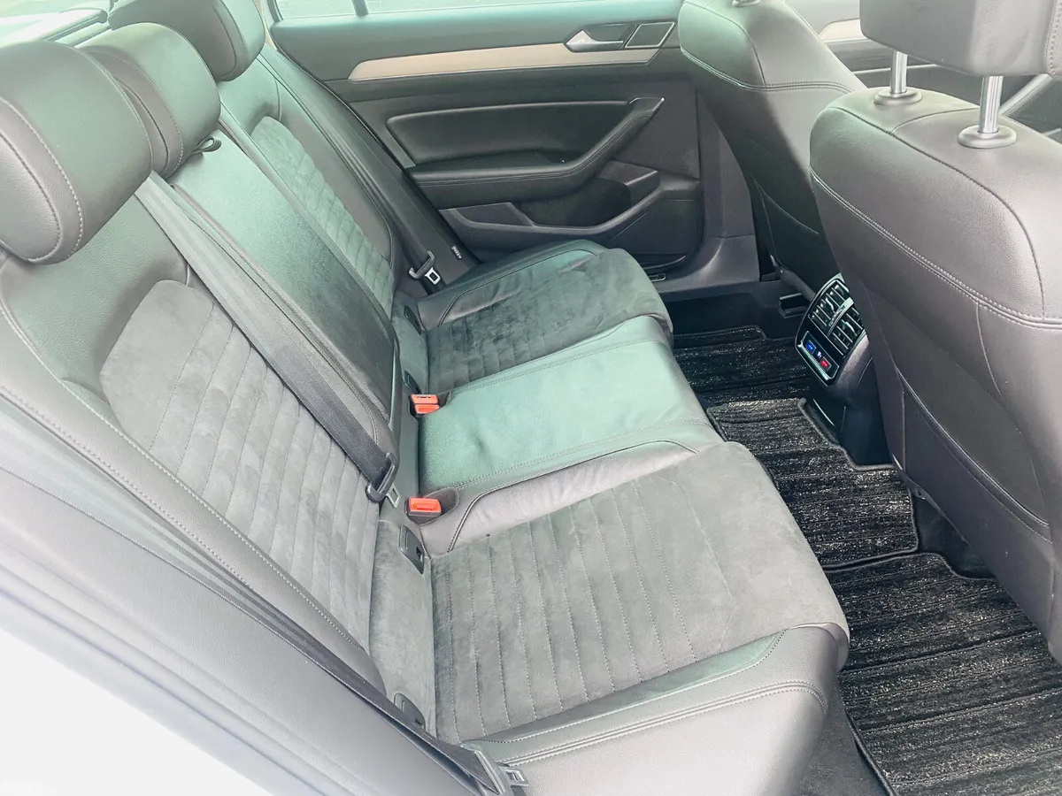 Volkswagen Passat Estate, Diesel, 2020, White