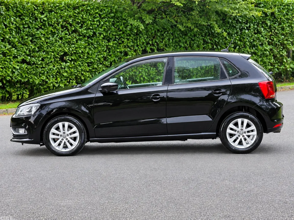 Volkswagen Polo Hatchback, Petrol, 2017, Red