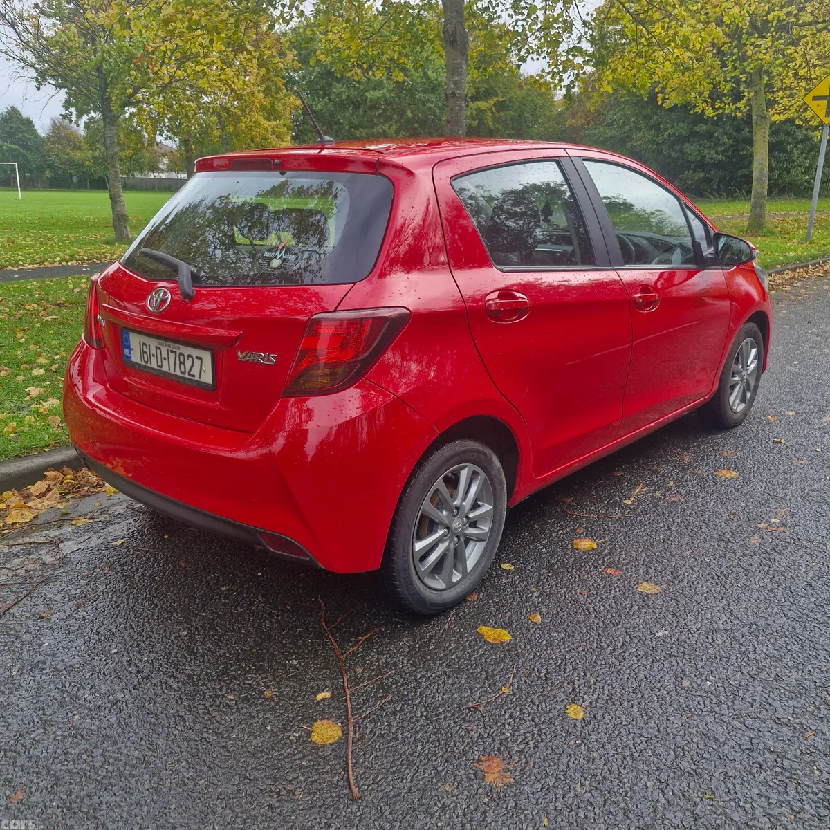 Toyota Yaris Hatchback, Petrol, 2016, Red
