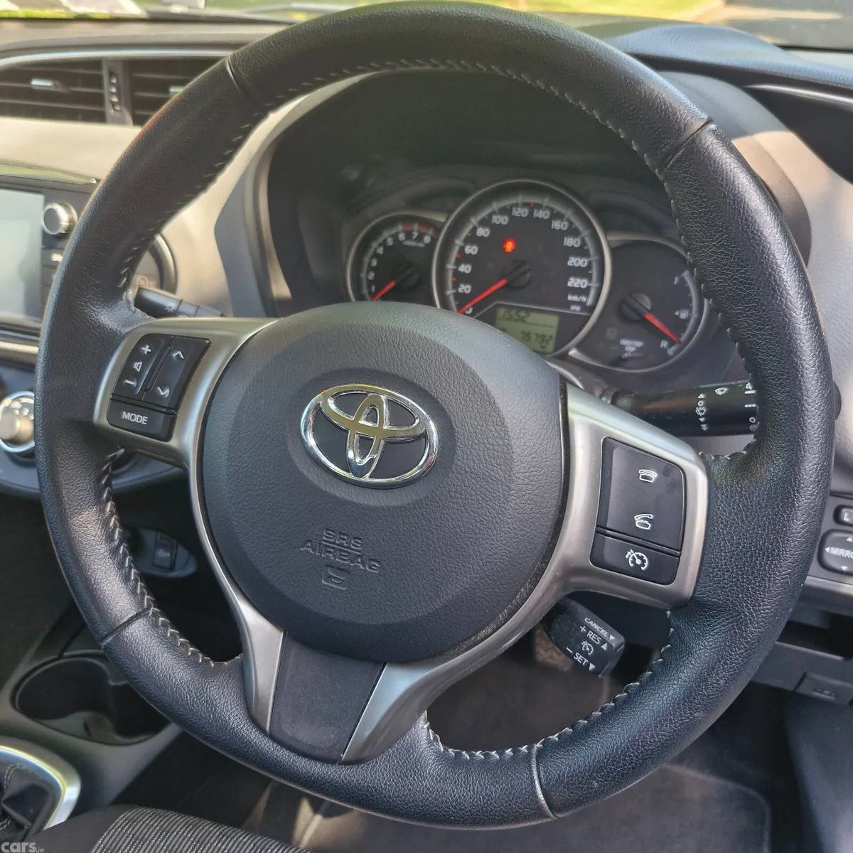 Toyota Yaris Hatchback, Petrol, 2016, Red