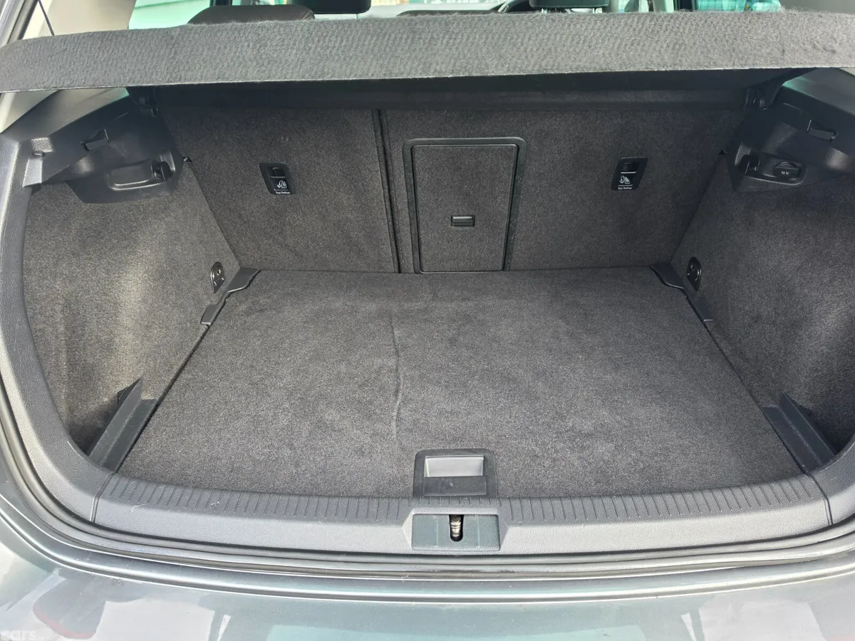 Volkswagen Golf Estate, Petrol, 2018, Grey