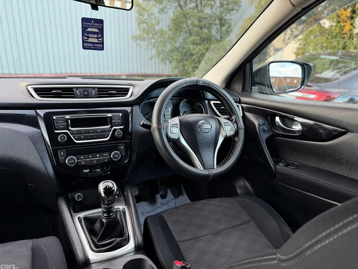Nissan Qashqai Hatchback, Diesel, 2015, Brown