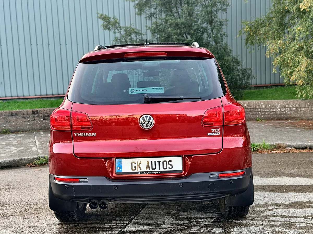 Volkswagen Tiguan SUV, Diesel, 2015, Red
