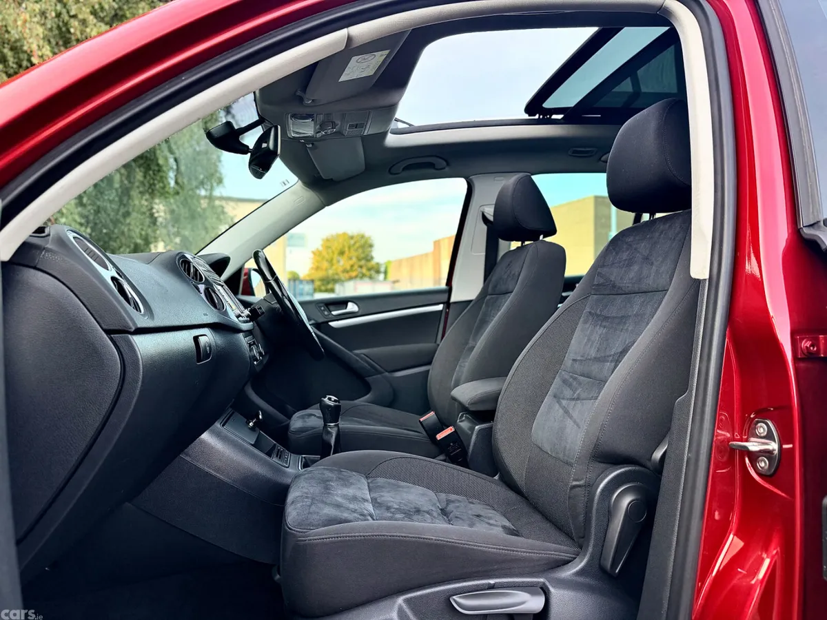Volkswagen Tiguan SUV, Diesel, 2015, Red