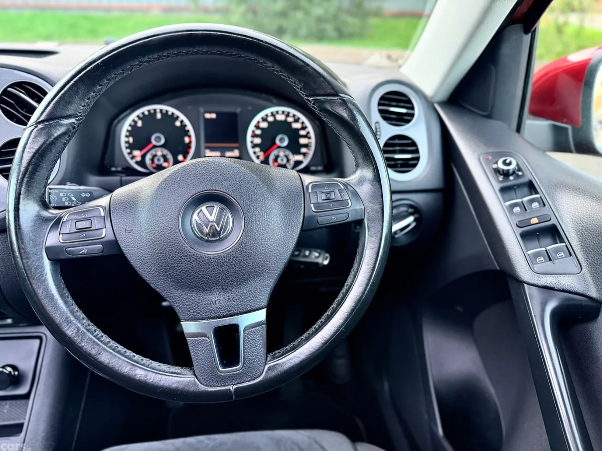 Volkswagen Tiguan SUV, Diesel, 2015, Red