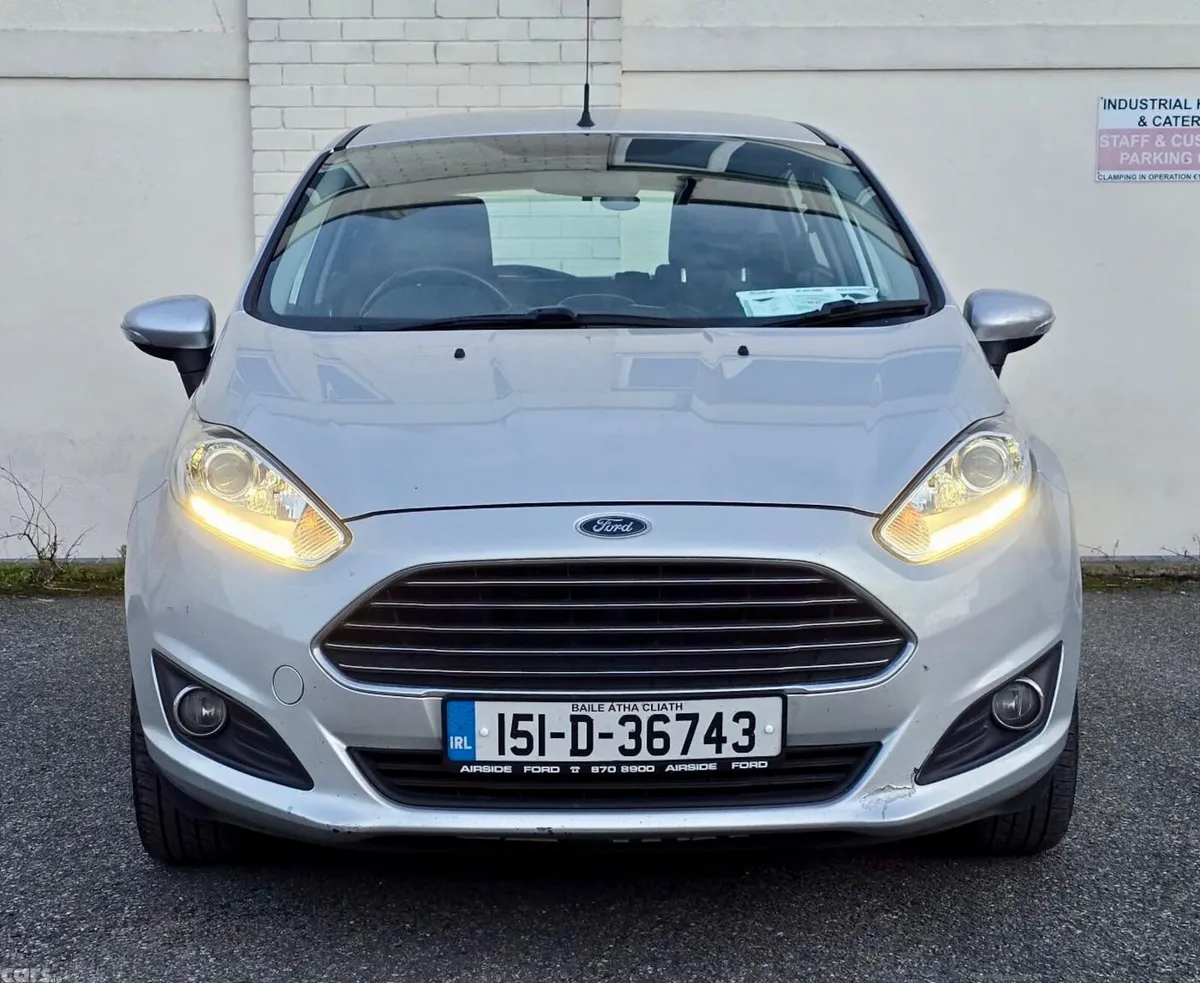 Ford Fiesta Hatchback, Petrol, 2015, Silver