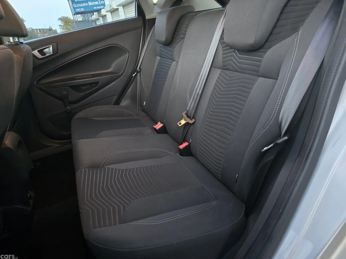 Ford Fiesta Hatchback, Petrol, 2015, Silver