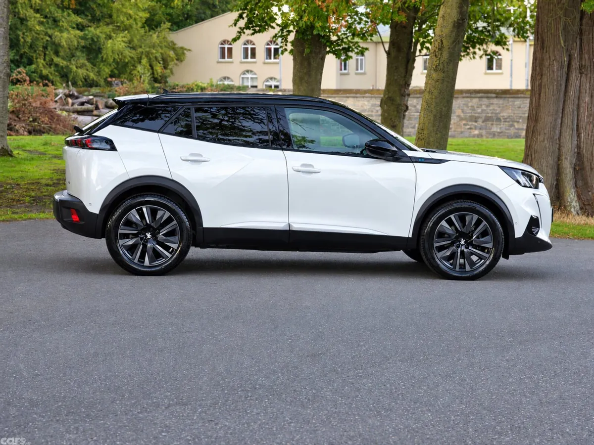 Peugeot 2008 SUV, Electric, 2022, White