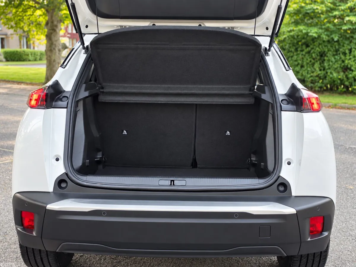 Peugeot 2008 SUV, Electric, 2022, White
