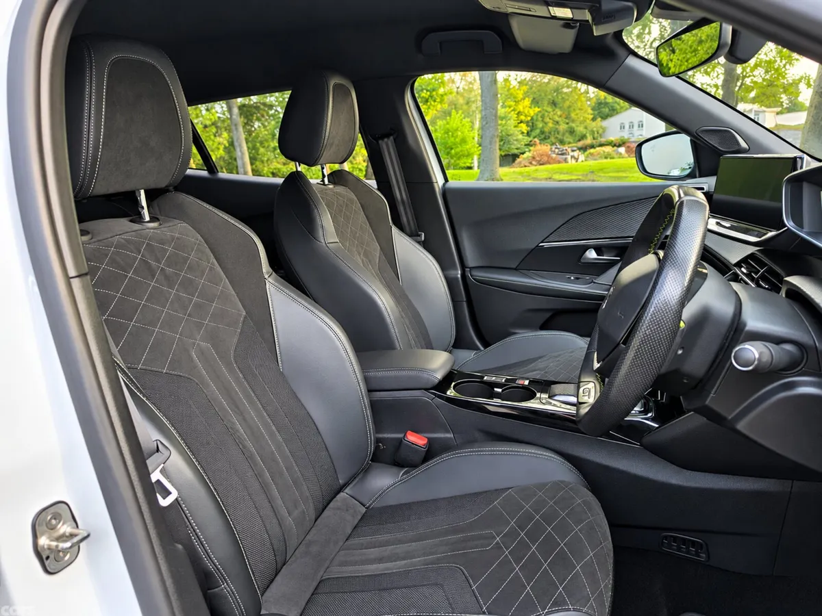 Peugeot 2008 SUV, Electric, 2022, White