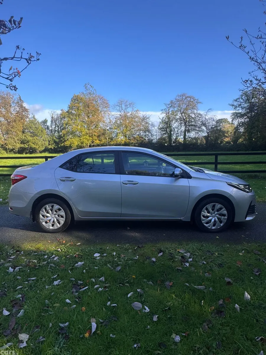 Toyota Corolla Saloon, Petrol, 2017, Grey