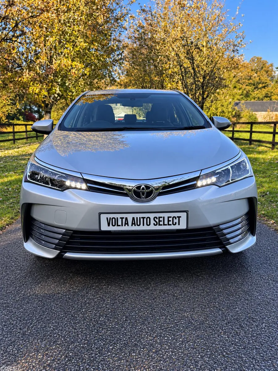 Toyota Corolla Saloon, Petrol, 2017, Grey