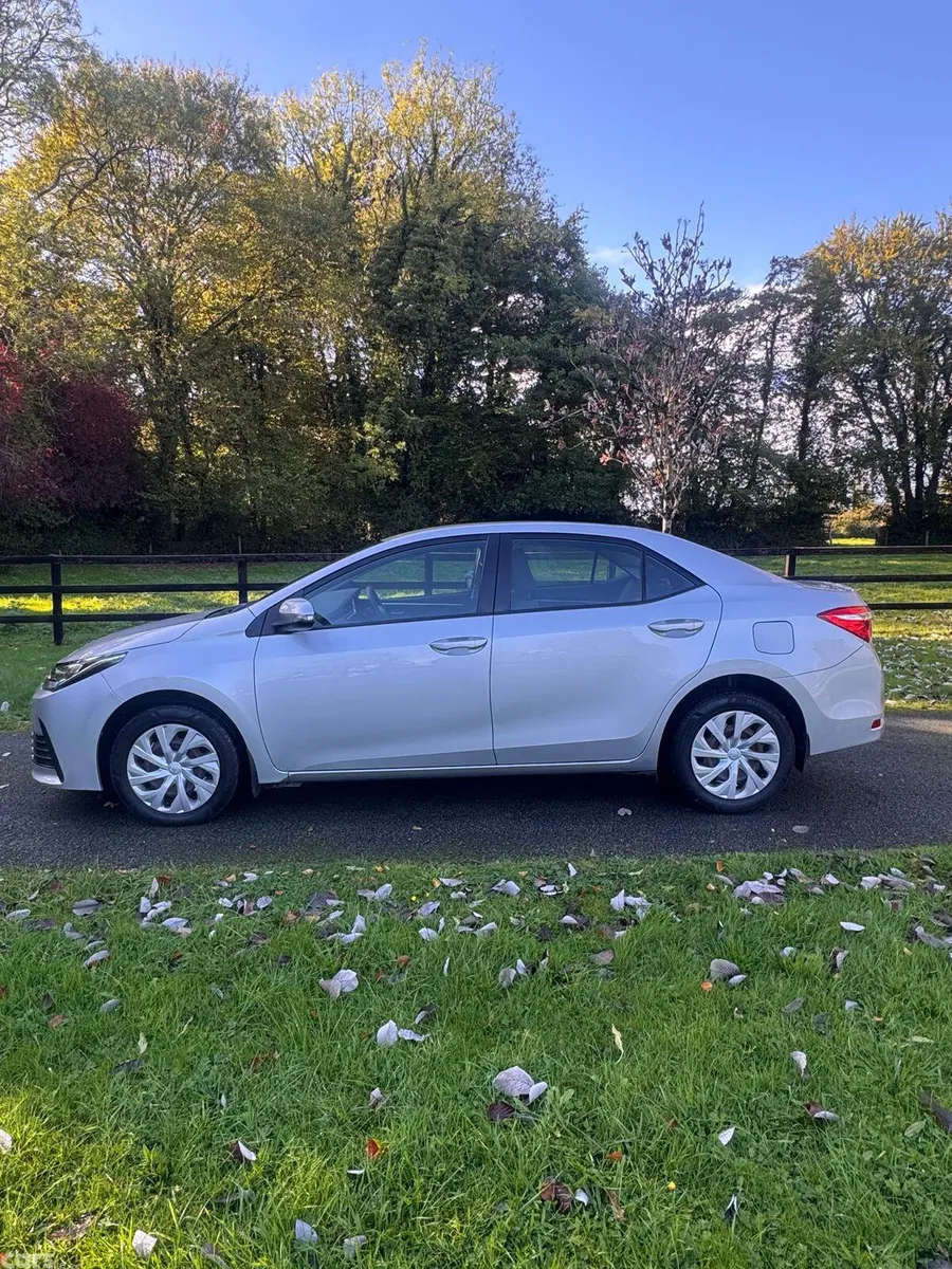 Toyota Corolla Saloon, Petrol, 2017, Grey