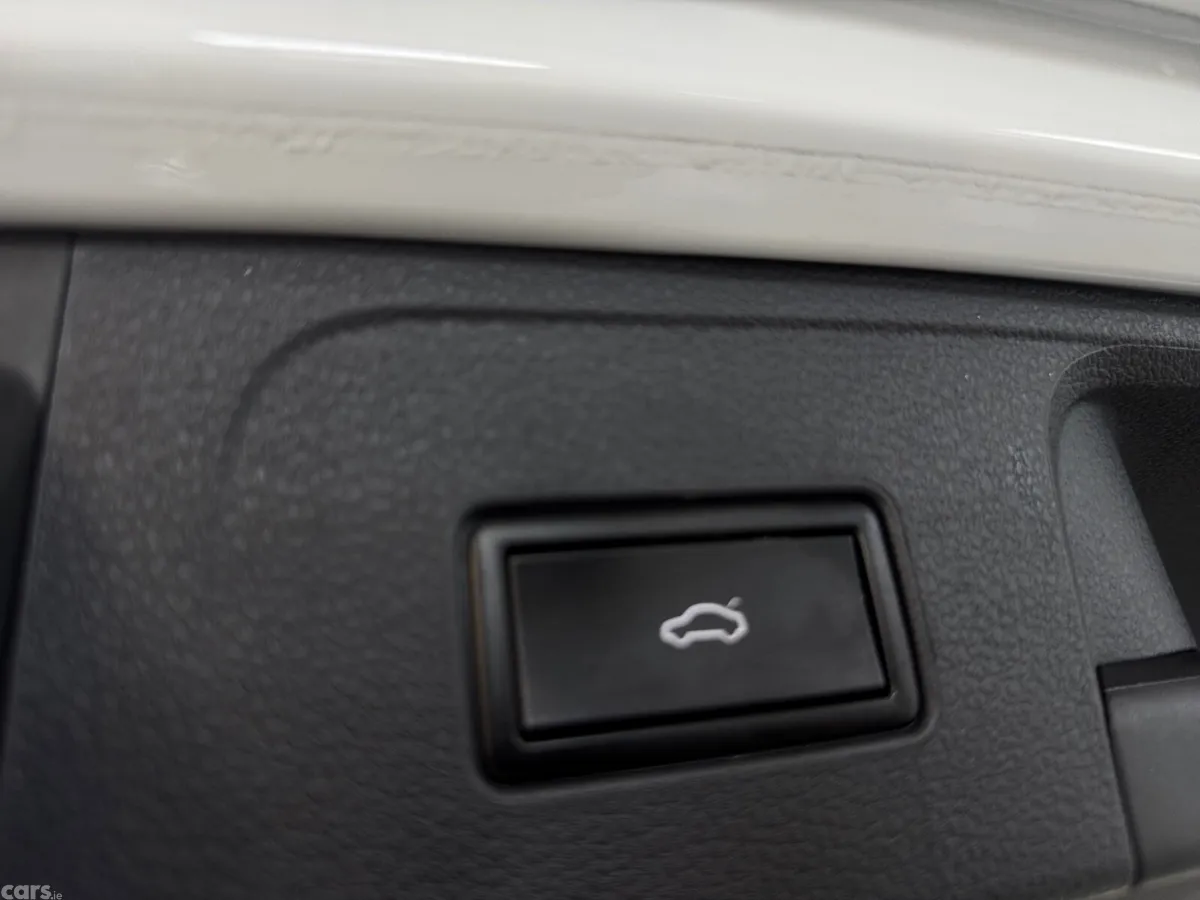 Volkswagen Passat Estate, Diesel, 2018, White