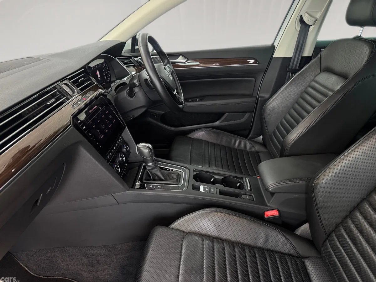 Volkswagen Passat Estate, Diesel, 2018, White