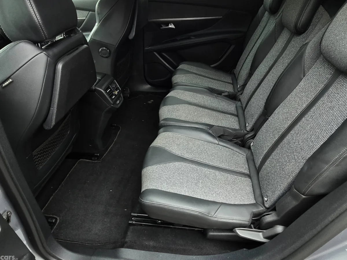 Peugeot 5008 MPV, Diesel, 2019, Grey